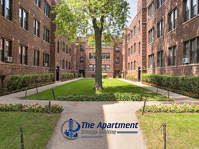 4th image of 636 W Cornelia Ave APT 1N