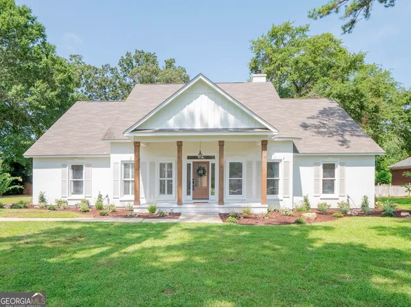 2221 Golfcourse Dr, Albany, GA 31721