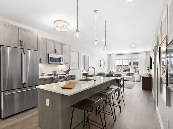 990 Corporate Dr APT 207