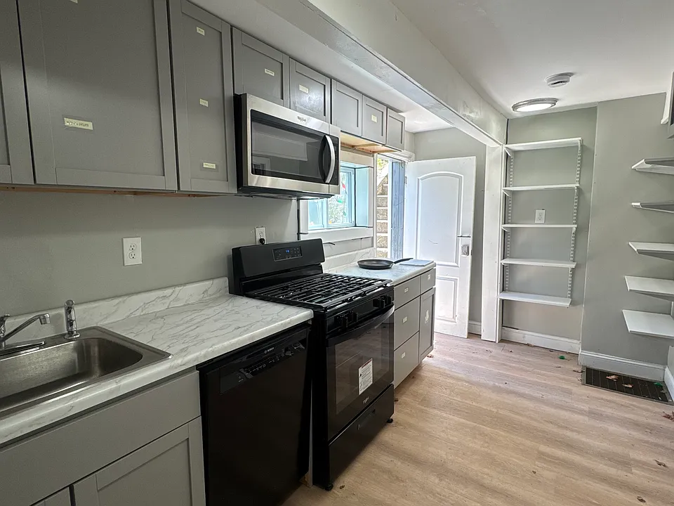 21 Washington Ave #1