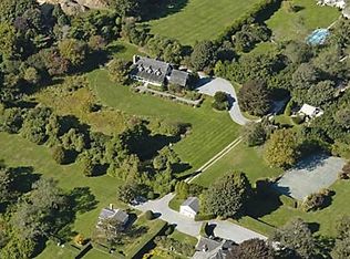 60 Great Plains Rd, Southampton, NY 11968