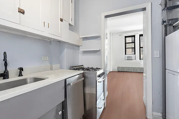 Rented by Douglas Elliman | media 24