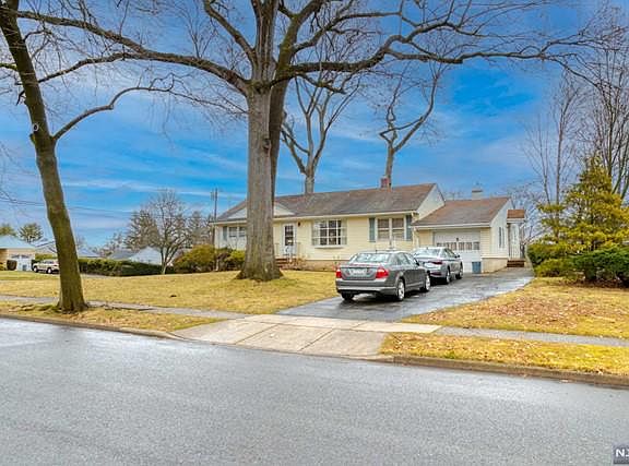 2nd image of 3 Garret Pl