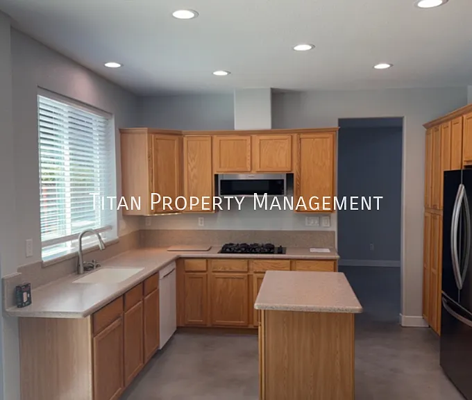 1065 Callander Way — Photo 5