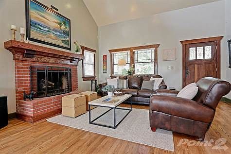 2608 Vargas_Living room1