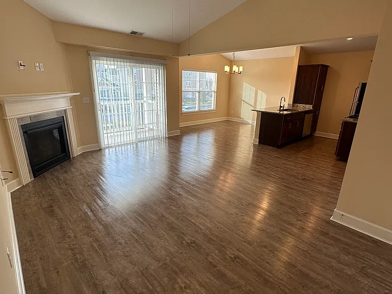 Dockside Village Apartments — Photo 71