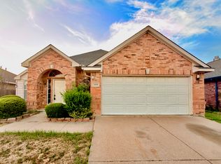 5606 Indian Hill Dr, Arlington, TX 76018