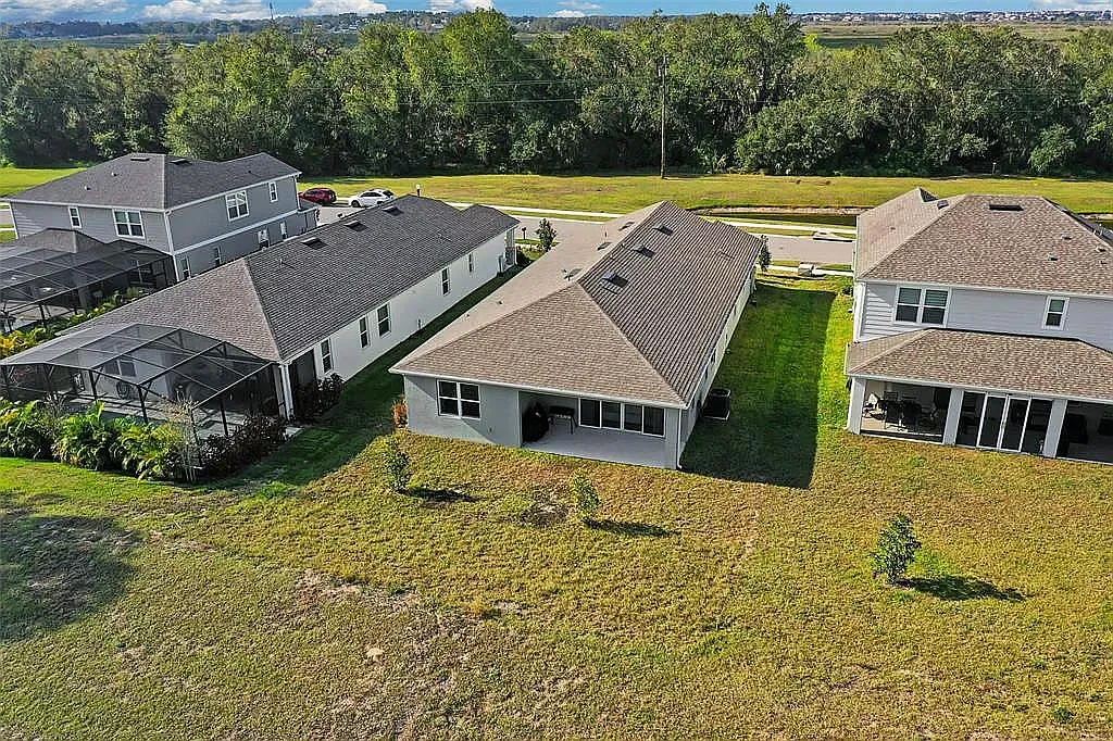 10157 Spring Lake Dr — Photo 2