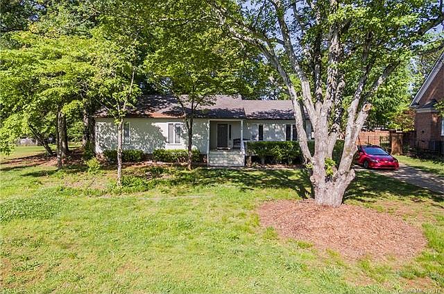 1st image of 138 Brackenbury Ln