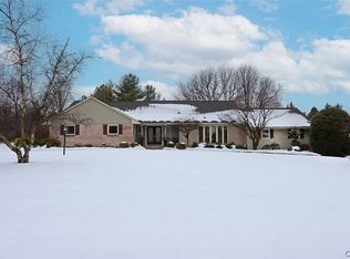 5121 Brockway Ln, Fayetteville, NY 13066