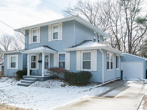 2nd image of 212 Hunter St