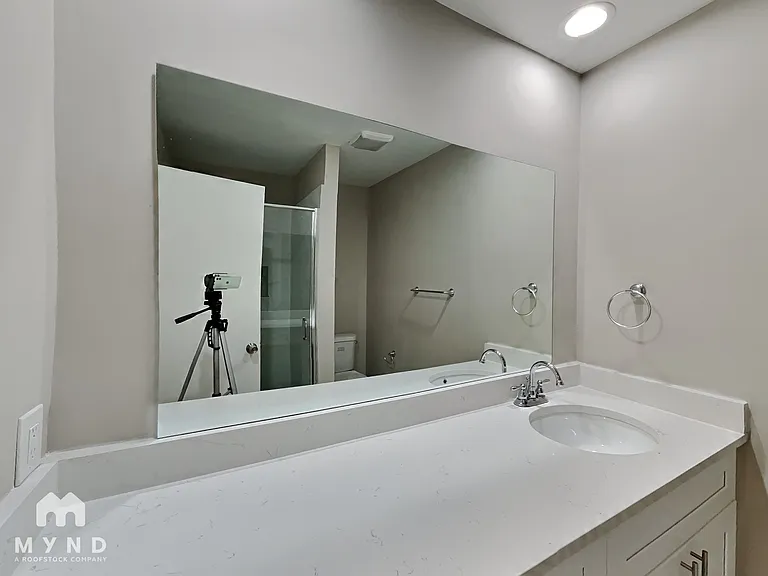 1322 N Cliff Valley Way NE #1322 — Photo 11