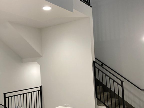 4th image of 161 S Normandie Ave #11