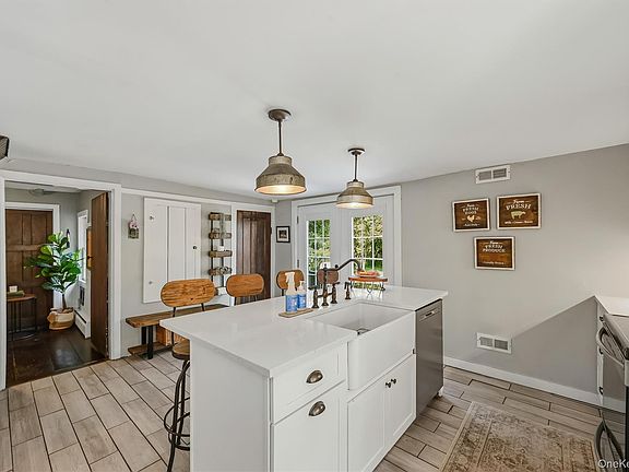 4th image of 51 Mountainside Road