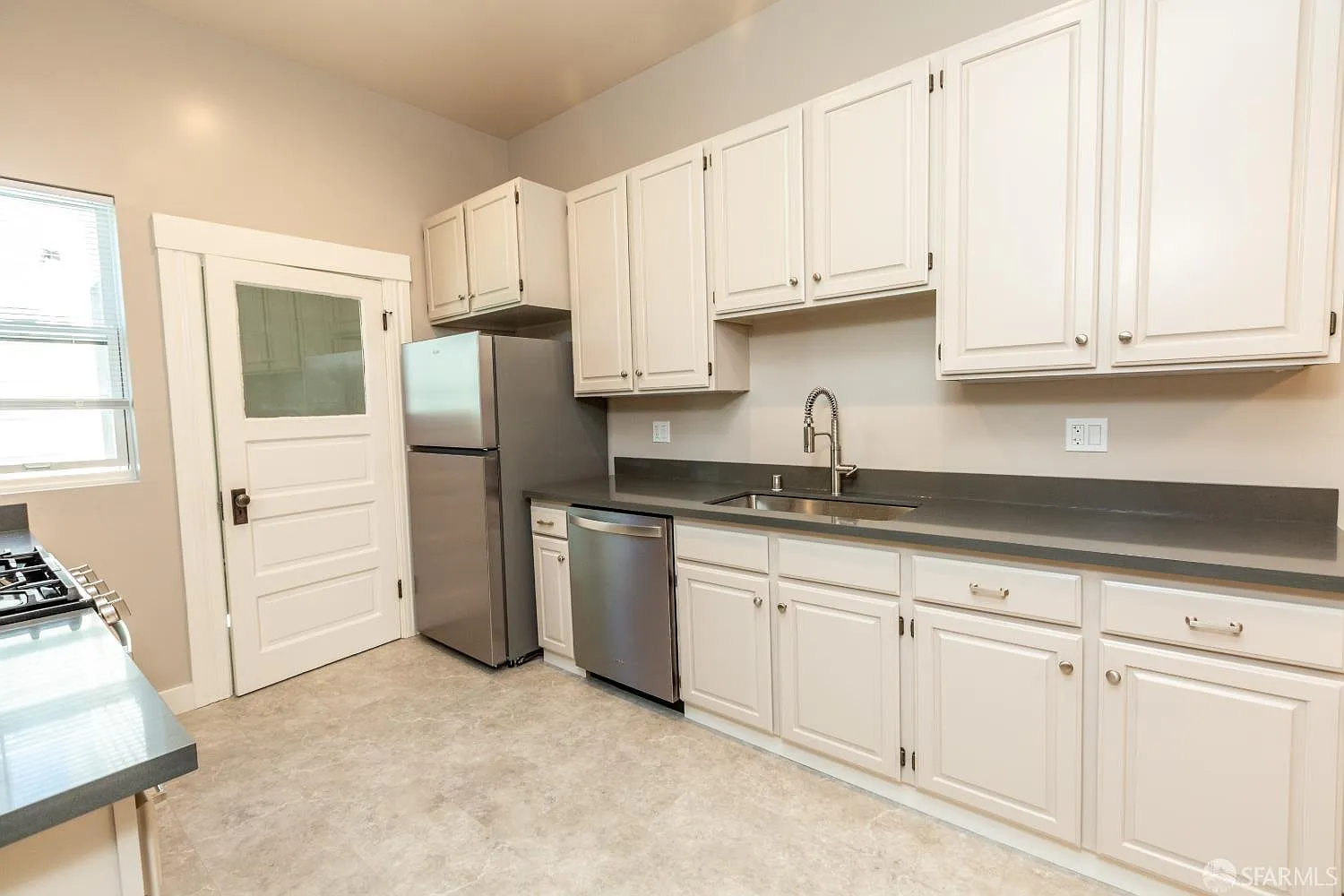3 bed, 2.0 bath, $9,000 — Photo 2