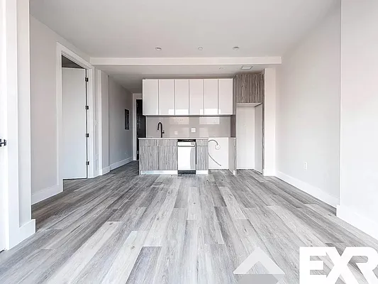 Rented by EXR | media 4