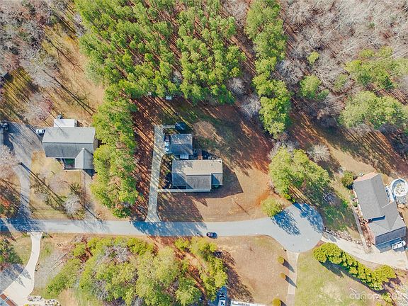 5th image of 217 Atwell Dr