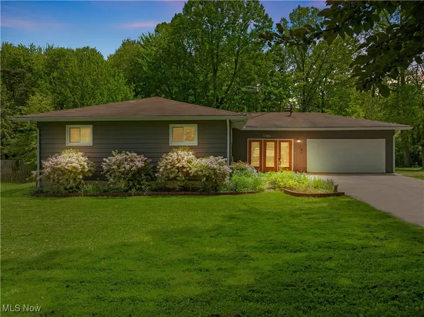 11824 Plum Ridge Dr, Hiram, OH 44234