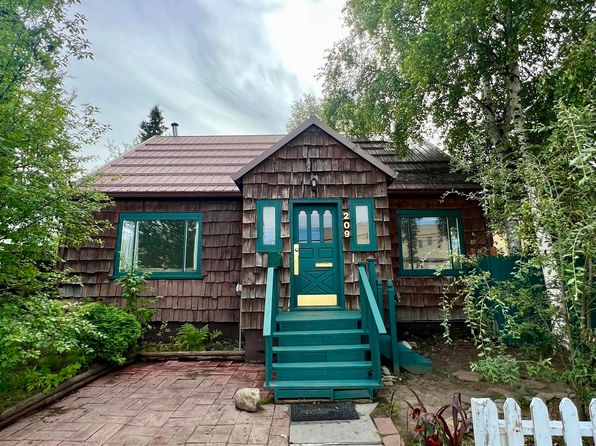209 2nd Ave
