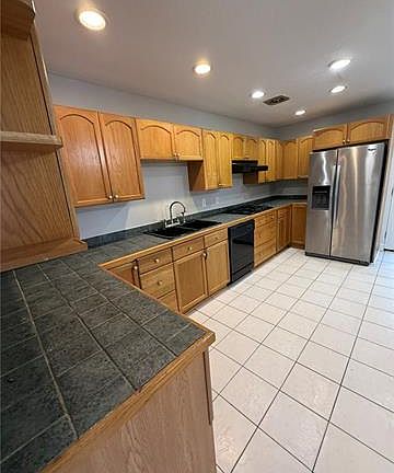 3rd image of 113 Elaine Dr