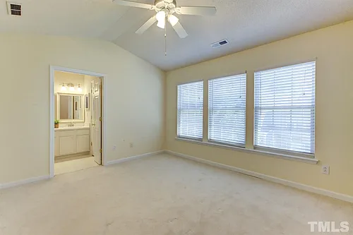 100 Parklane Dr Photo 1