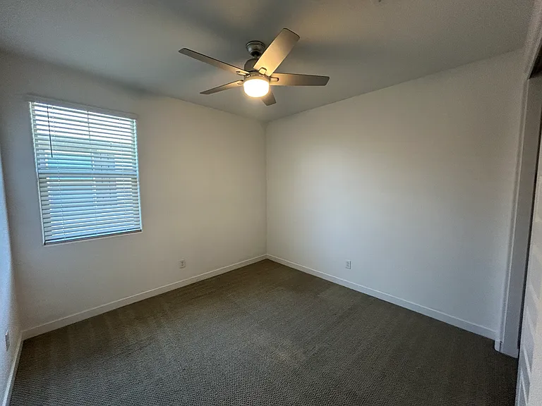 1146 E Weatherby Way — Photo 43