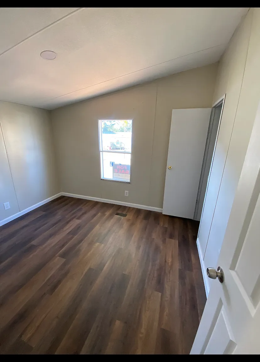 211 Bluebird Ct — Photo 3