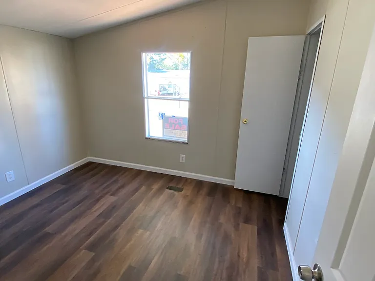 211 Bluebird Ct — Photo 3