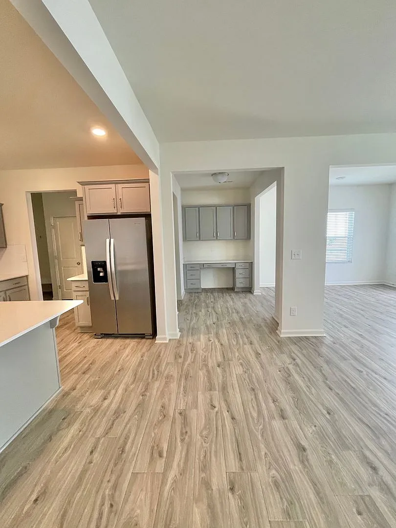 3 Bed, 2.5 Bath Home with Bonus Loft & Private Owner Suite - Available October 4th — Photo 3