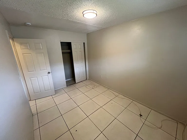 1057 Alderman St — Photo 6
