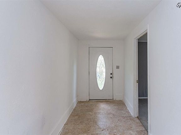 4th image of 1710 Pearl Ave