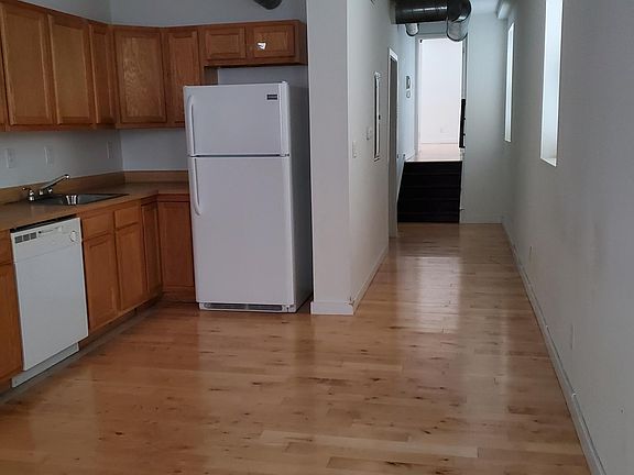 2nd image of 916 N 15th St #B