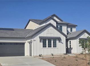 18418 Park Mountain Dr, Riverside, CA 92508