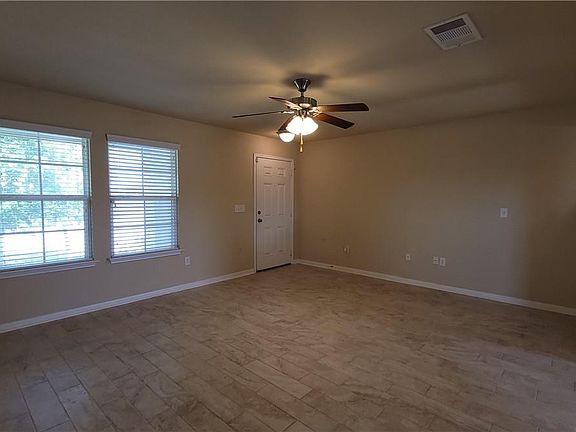 3rd image of 110 Wilson Ct