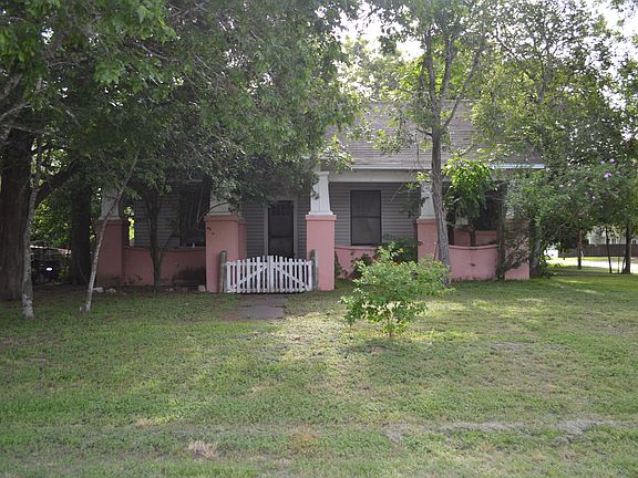 2nd image of 306 N Eckhardt St
