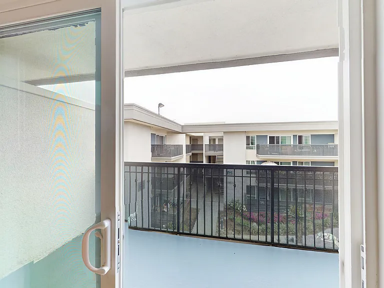 Eight 80 Newport Beach — Photo 68