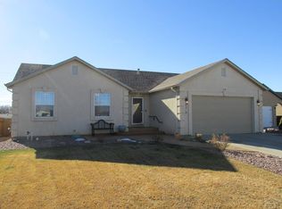 2212 Shorthorn Dr, Pueblo, CO 81008
