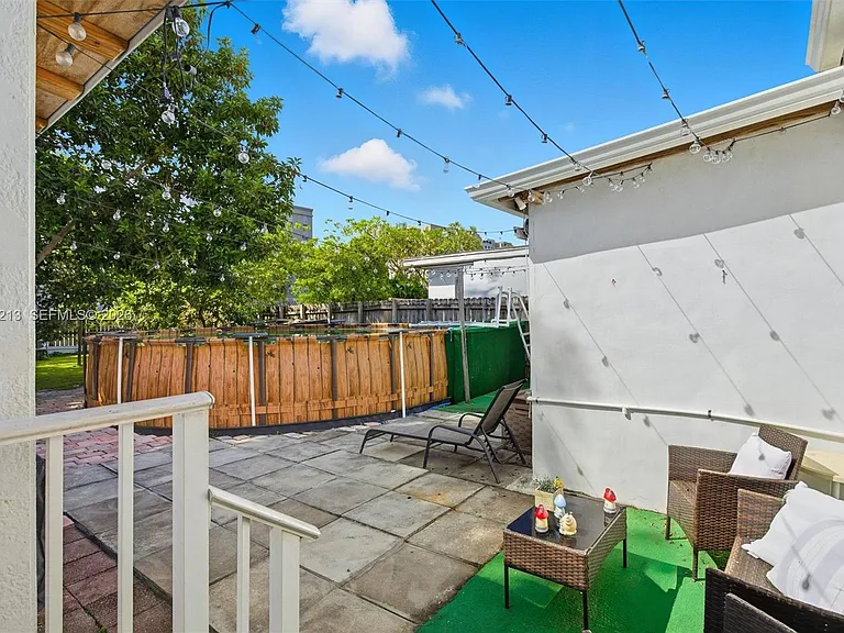 104 SW 40th Ave — Photo 22