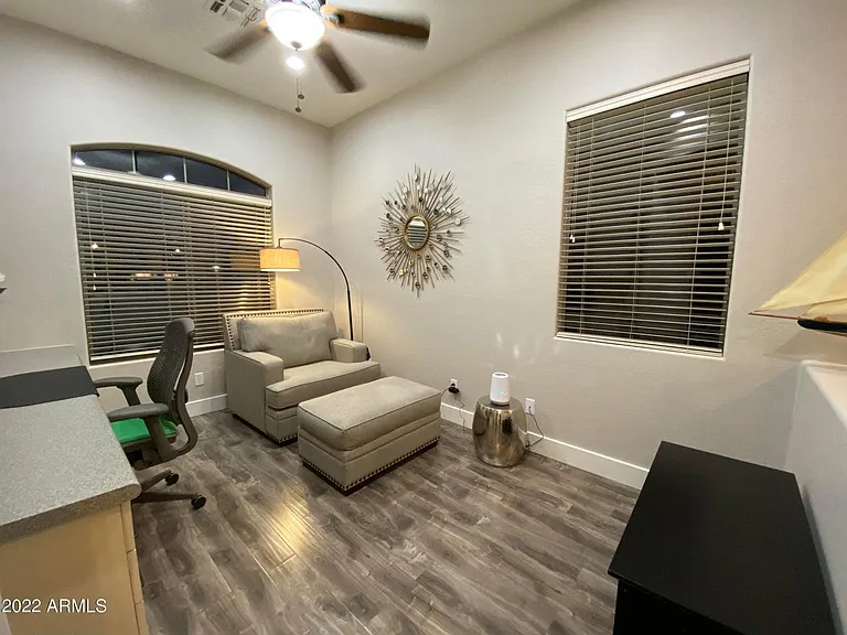 2042 W Periwinkle Way — Photo 10
