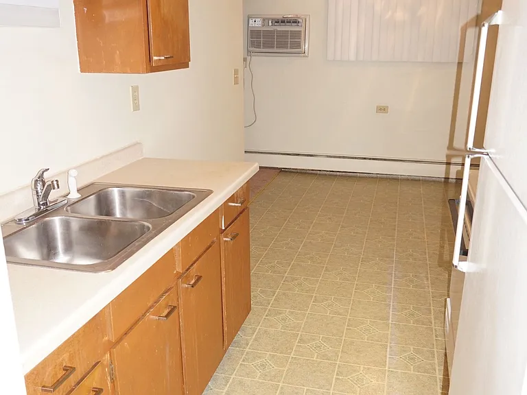 Como Lakes Apartments — Photo 38