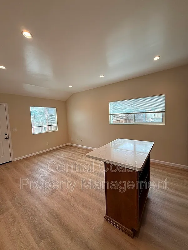 1 bed, 1.0 bath, 490 sqft, $2,450 — Photo 3
