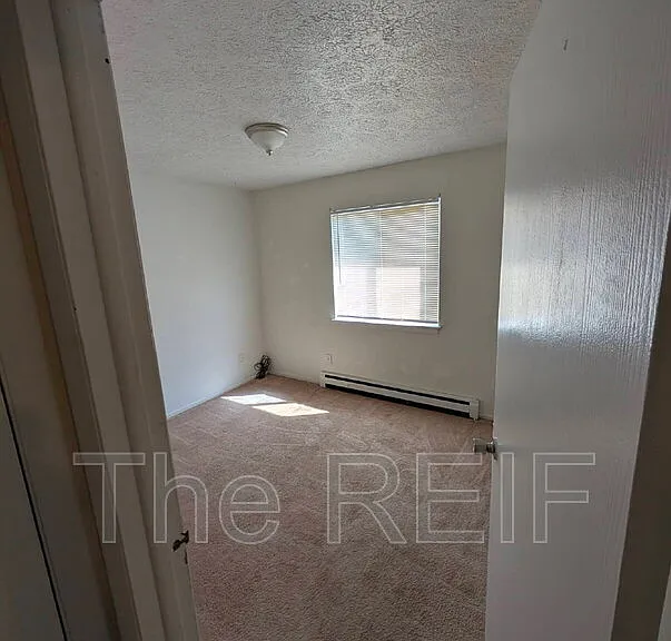 719 Peachtree Pl — Photo 5