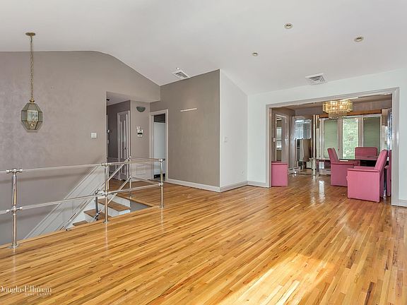 3rd image of 2996 Bellmore Ave