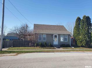 13318 70th St W, Taylor Ridge, IL 61284