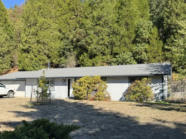 555 Hamlin Dr, Canyonville, OR 97417