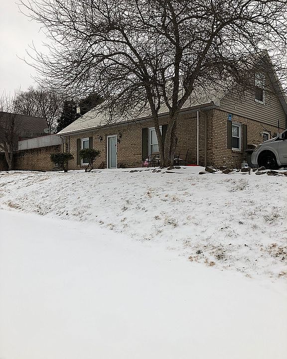 1st image of 99 W Locust St
