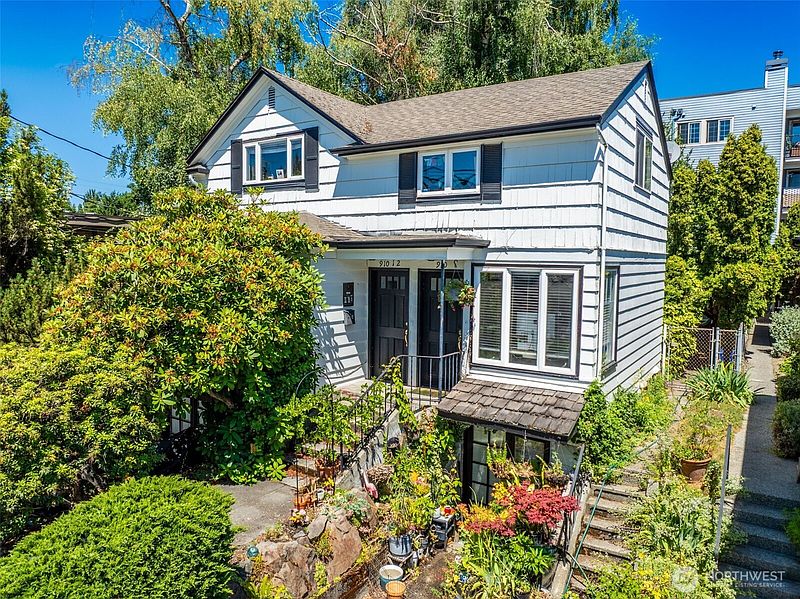 3rd image of 910 E Prospect Street