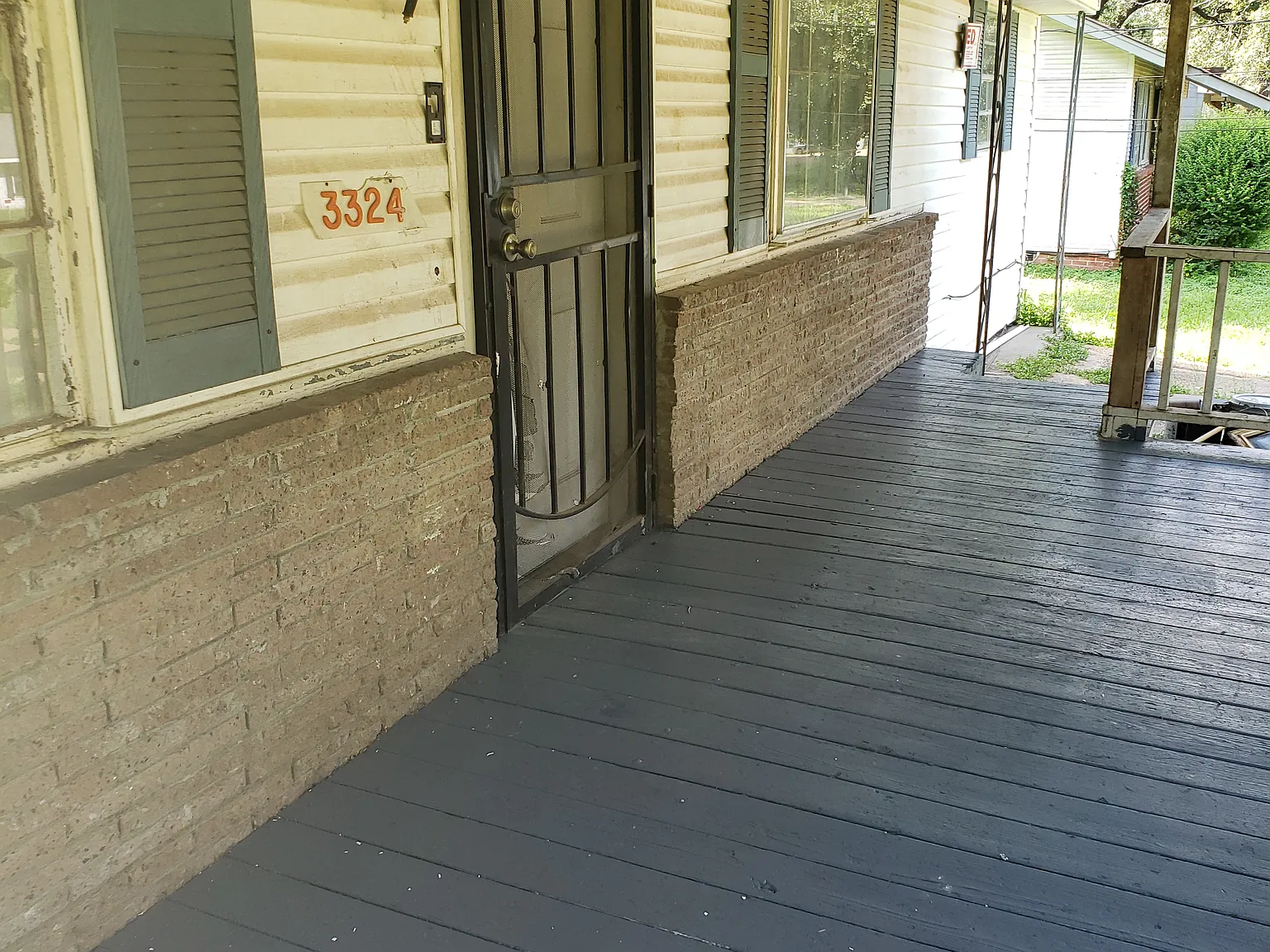4 bed, 1500 sqft, $1,050 — Photo 2