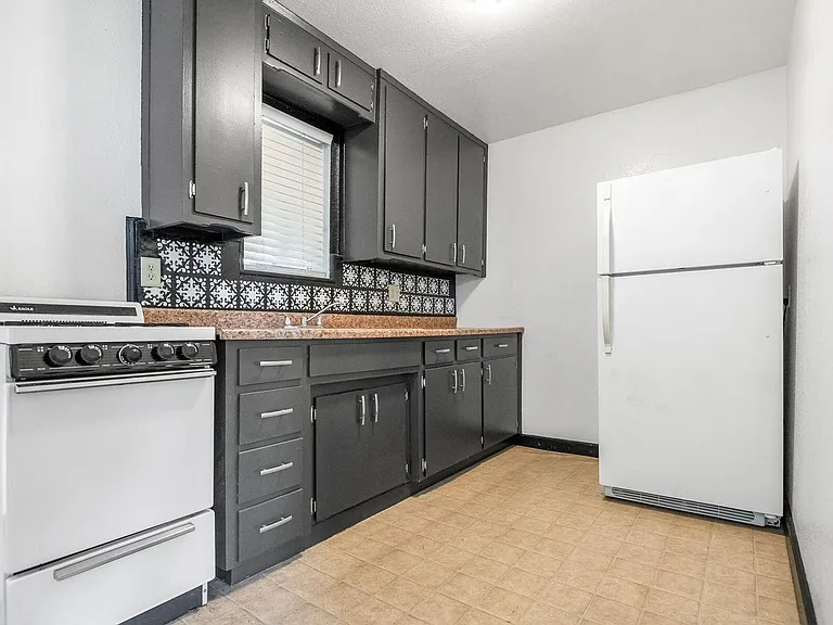 502 N Harris St — Photo 4