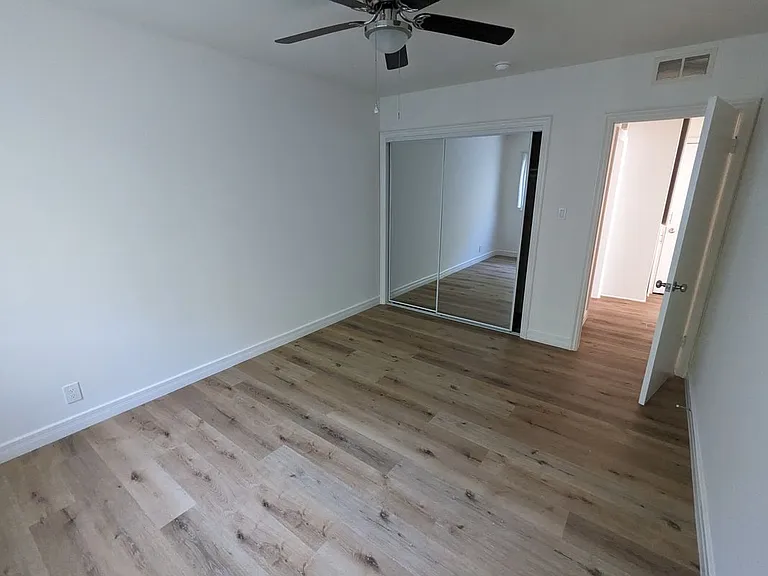 1320 N Martel Ave #7 — Photo 10